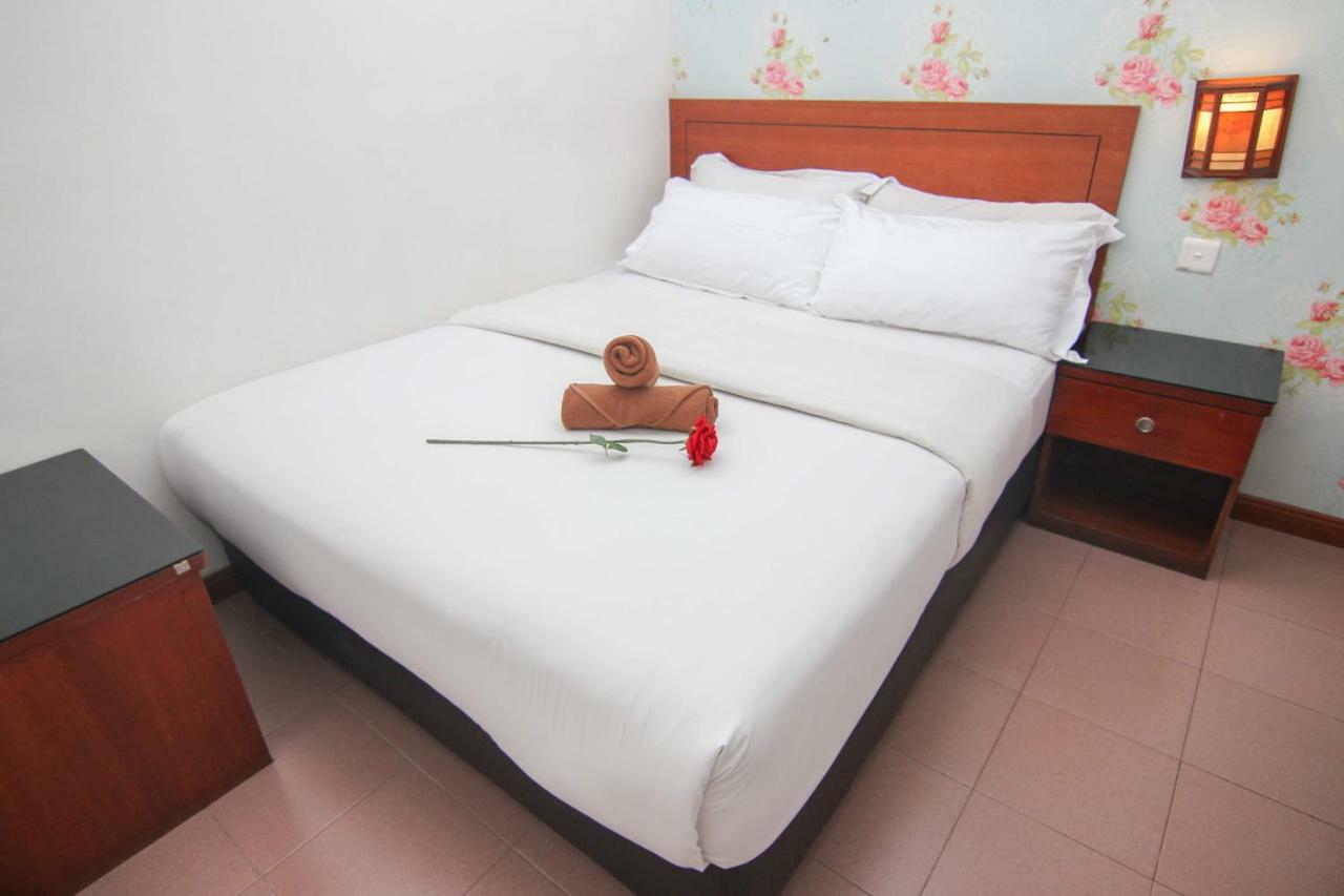 Rose Cottage Hotel Taman Daya Τζόχορ Μπάχρου Εξωτερικό φωτογραφία